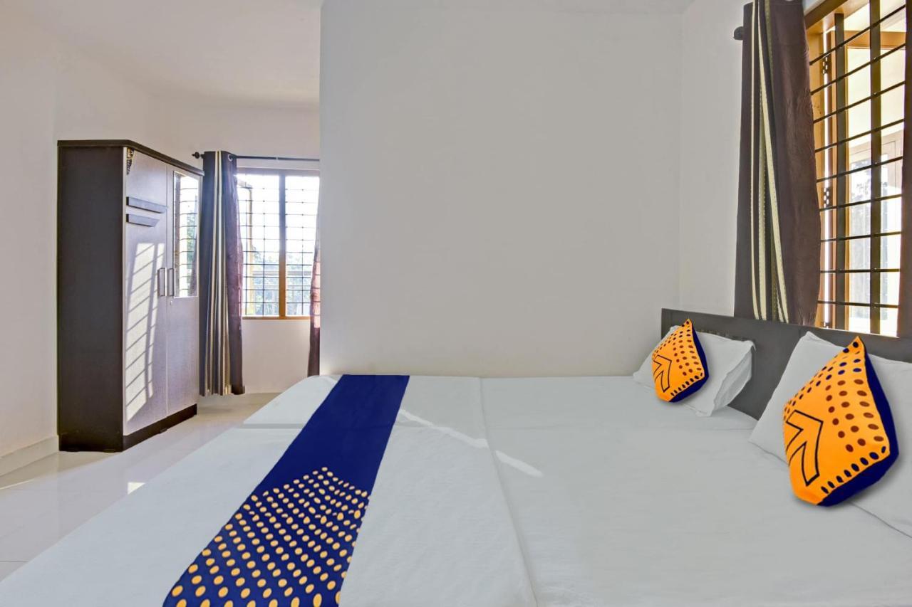 Hotel O Royal Residency Erattupetta Bagian luar foto