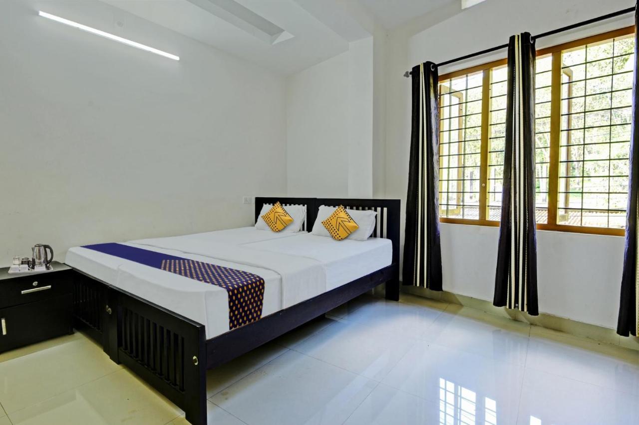 Hotel O Royal Residency Erattupetta Bagian luar foto