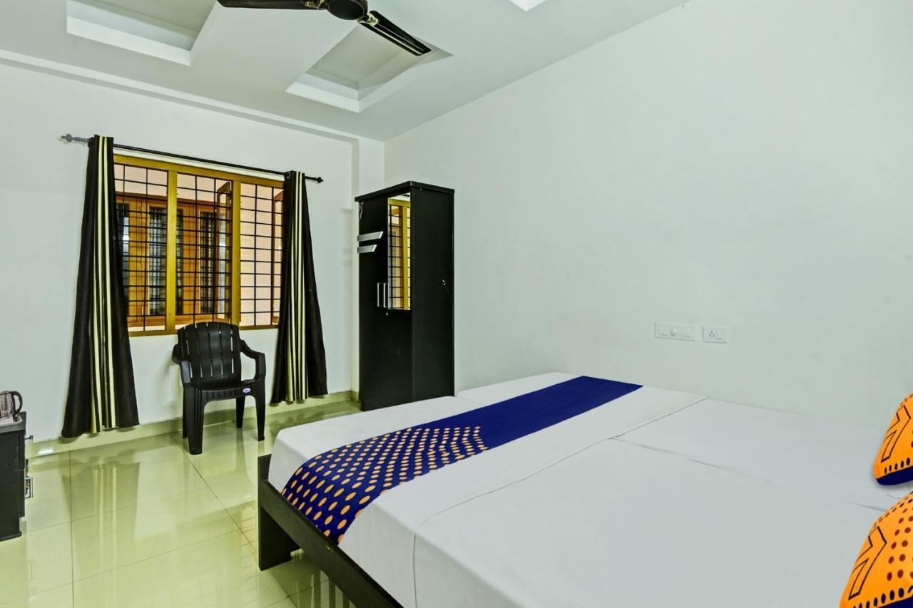 Hotel O Royal Residency Erattupetta Bagian luar foto