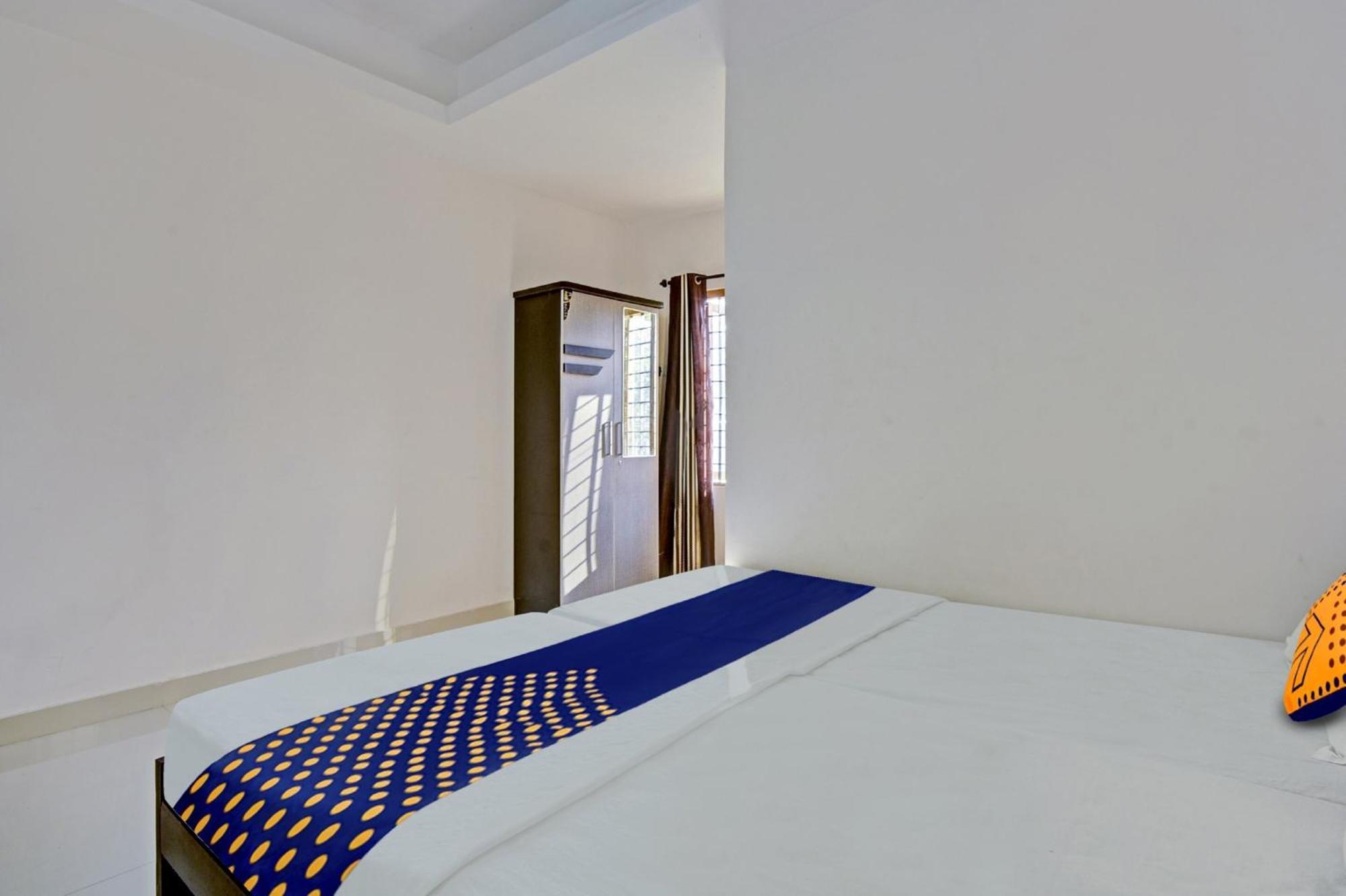Hotel O Royal Residency Erattupetta Bagian luar foto